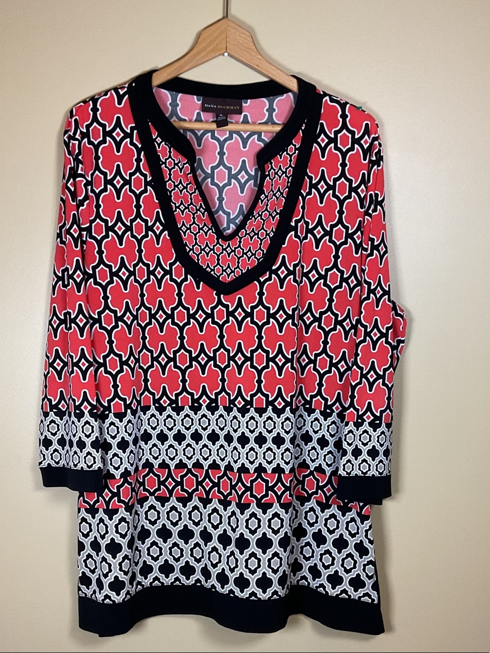Dana Buchman Coral and Black Geometric V-Neck Tunic Size XL